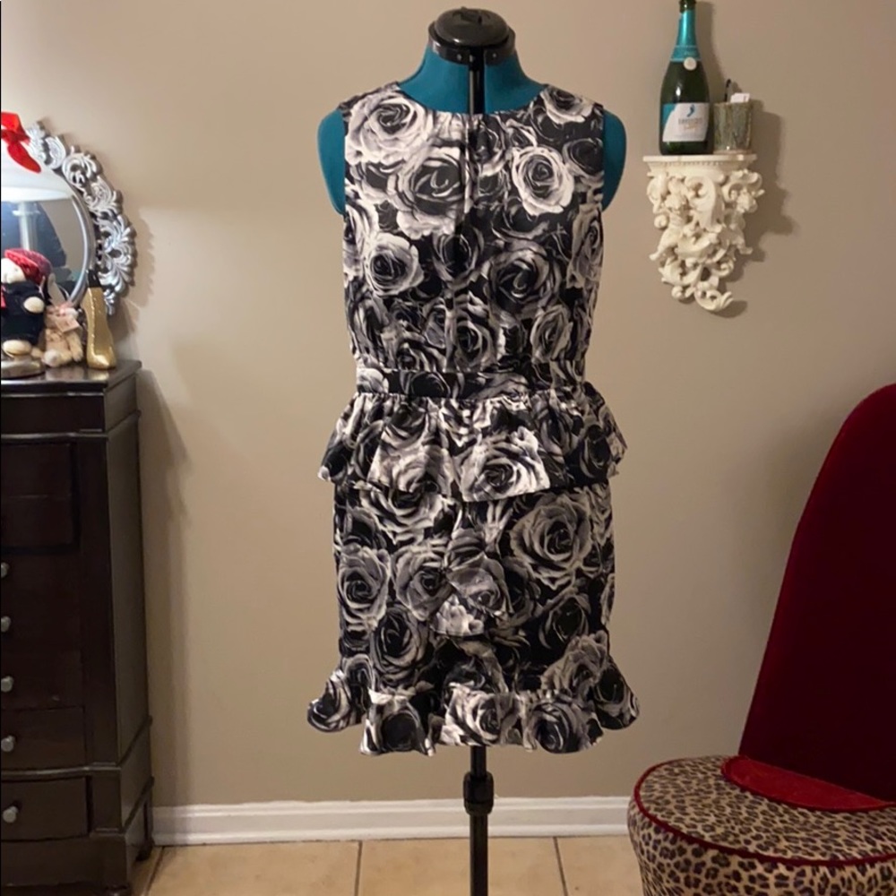Kate Young short sleeveless dress
